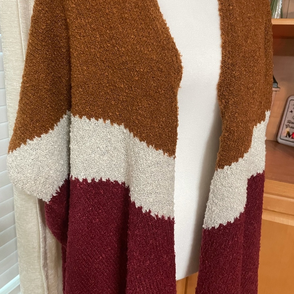 🍁Women’s Colorblock Ruana one size - Picture 3 of 11